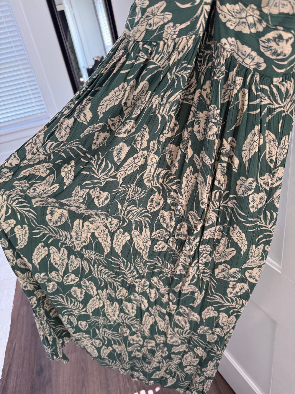 Angie Green Leaf-Print Maxi Dress v cut - Picture 3 of 3